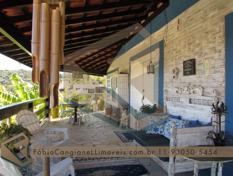  - Casa em condomínio fechado na represa de Piracaia, com ótima vista para represa.