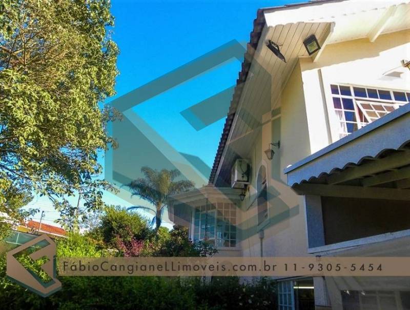  - Chácara de 1000 mts² dentro do centro de Piracaia, móvel raro, ótima negocio para quem quer espaço e lazer e morar no centro com perfeita localização.