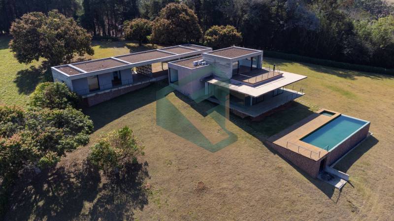  - Casa da Moenda situada no ponto alto do bairro de mesmo nome, em Joanópolis, destino turístico na Serra da Mantiqueira com vista para o Gigante.