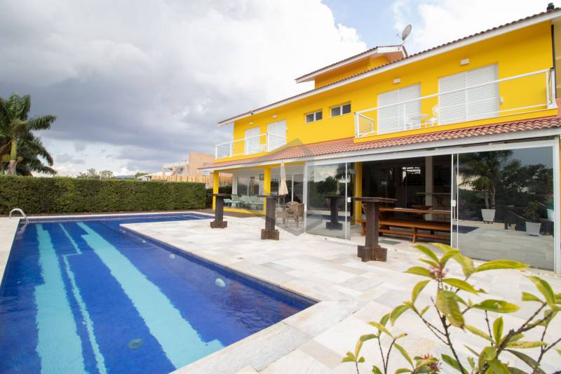  - Casa pé na água na represa de Piracaia, localização privilegiada de represa, montanha, pôr do sol e paisagem panorâmica.