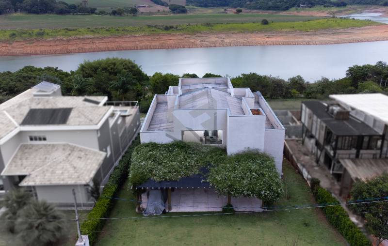  - Linda casa com espaço amplo e conceito aberto com vista para represa, acesso com pé na água privativo, pôr e nascer do sol inesquecíveis é para sempre