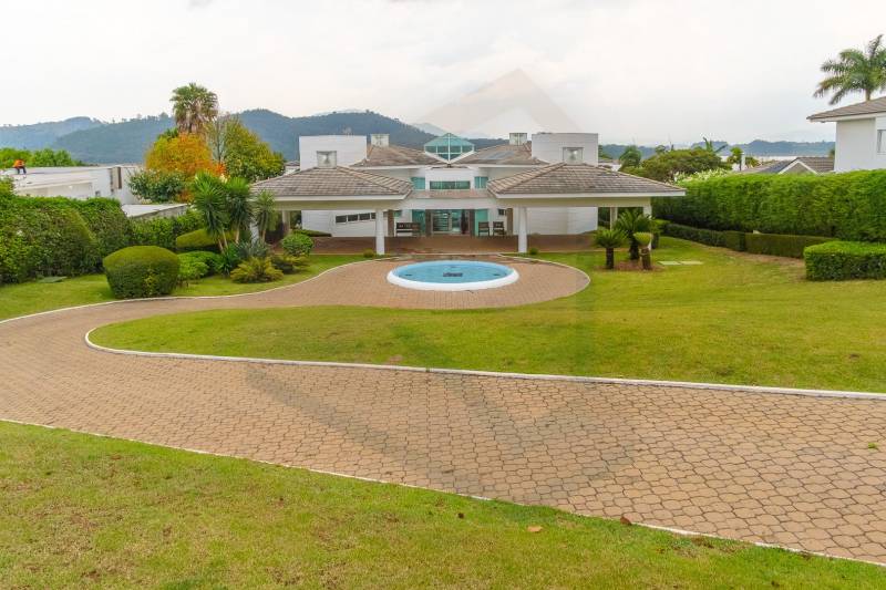 Linda mansão na beira de represa na região Bragantina, nos melhores condomínios da região, com vista, topografia e localização privilegiada. - FábioCangianellimóveis