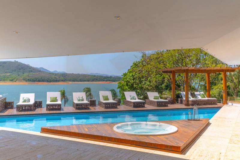  - Linda mansão na beira de represa na região Bragantina, nos melhores condomínios da região, com vista, topografia e localização privilegiada.