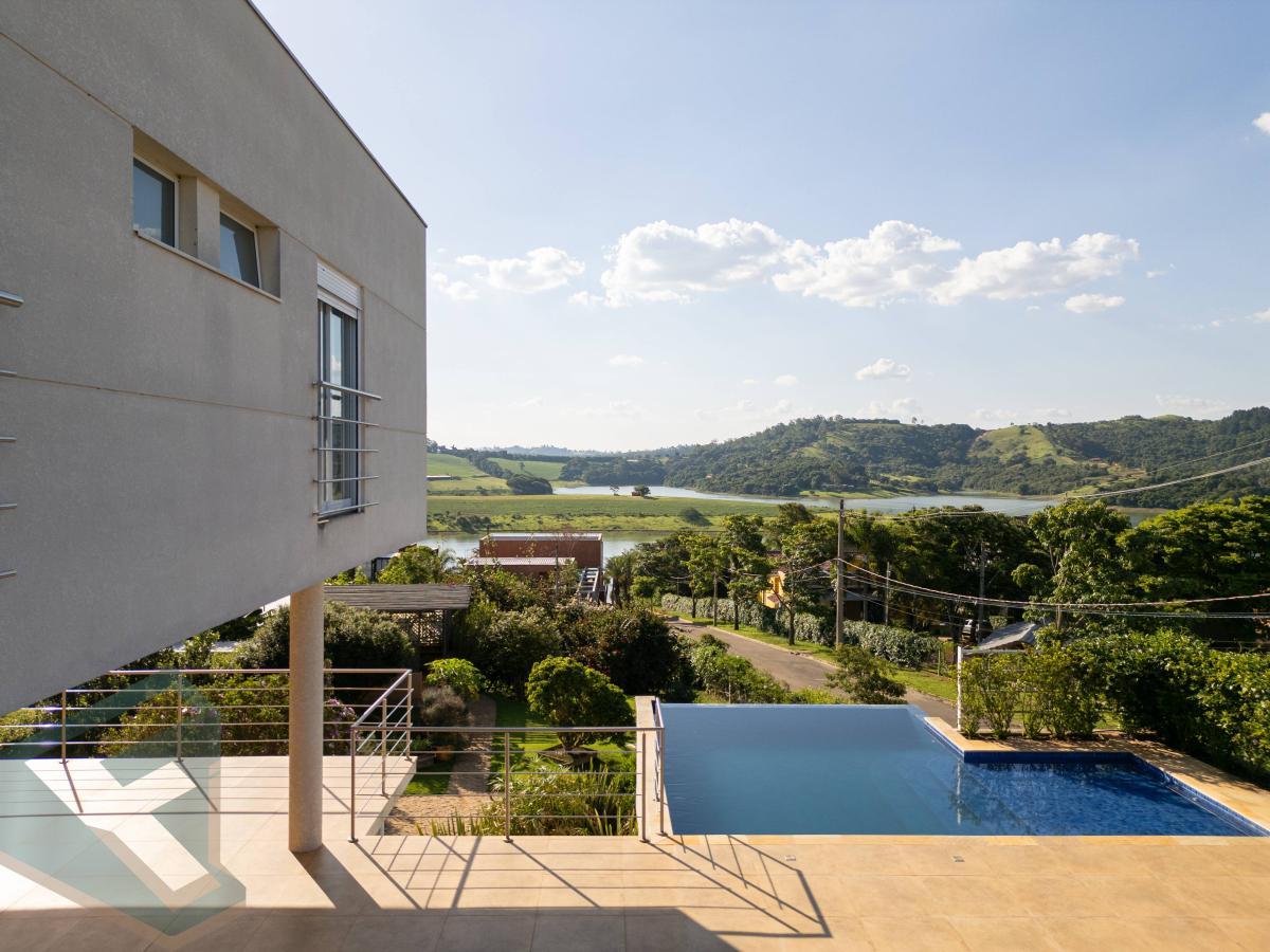  - Localização Privilegiada à Beira da Represa. Design Arquitetônico de Alto Padrão. Ambientes Espaçosos e Elegantes. Janelas Panorâmicas para Desfrutar