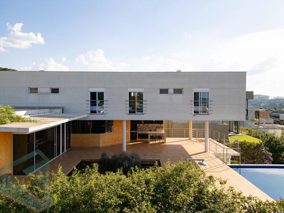 Localização Privilegiada à Beira da Represa. Design Arquitetônico de Alto Padrão. Ambientes Espaçosos e Elegantes. Janelas Panorâmicas para Desfrutar - FábioCangianellimóveis