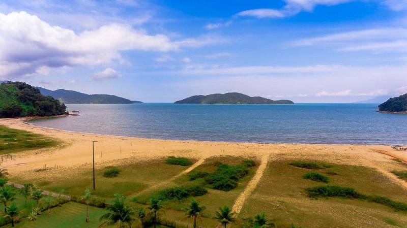  - Mansão de frente para o mar, linda casa de 800m² pé na areia em Ubatuba.
