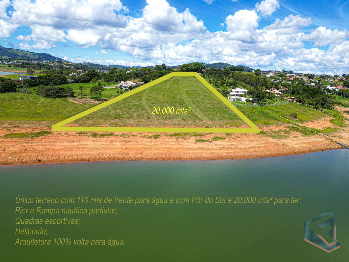  - Existem terrenos grandes. Existem terrenos na represa. E existem propriedades que simplesmente deixam de ser terrenos para se tornarem patrimônios.