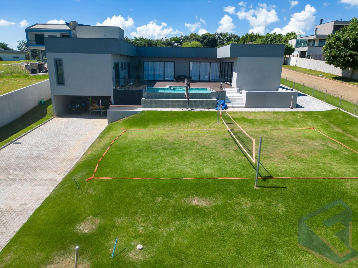  - Casa com 3 suítes, pratica, aconchegante e com uma vista ?!