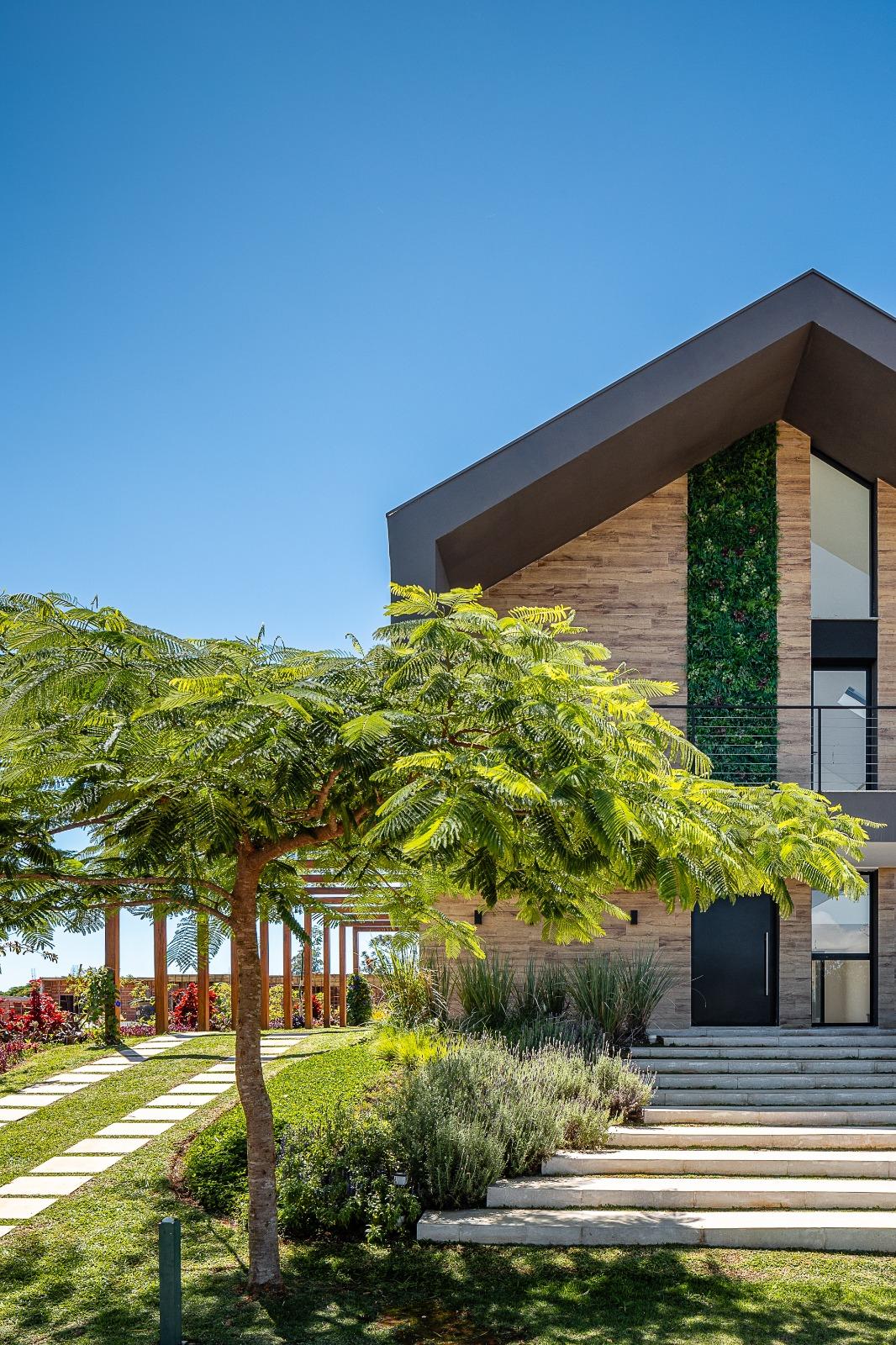  - Seja bem-vindo a uma joia de luxo e tranquilidade, a Casa Celeiro à beira da deslumbrante represa JaguarÍ, por Rafael Stenico.