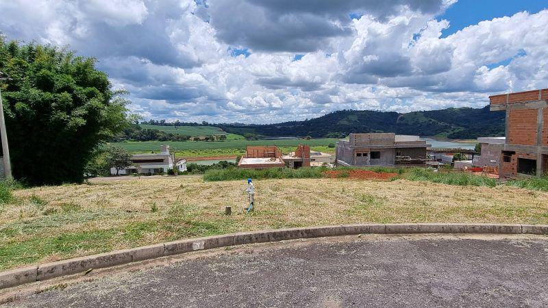  - Terreno de 1000 mts² em condomínio náutico na represa Jaguari de Piracaia, São Paulo.