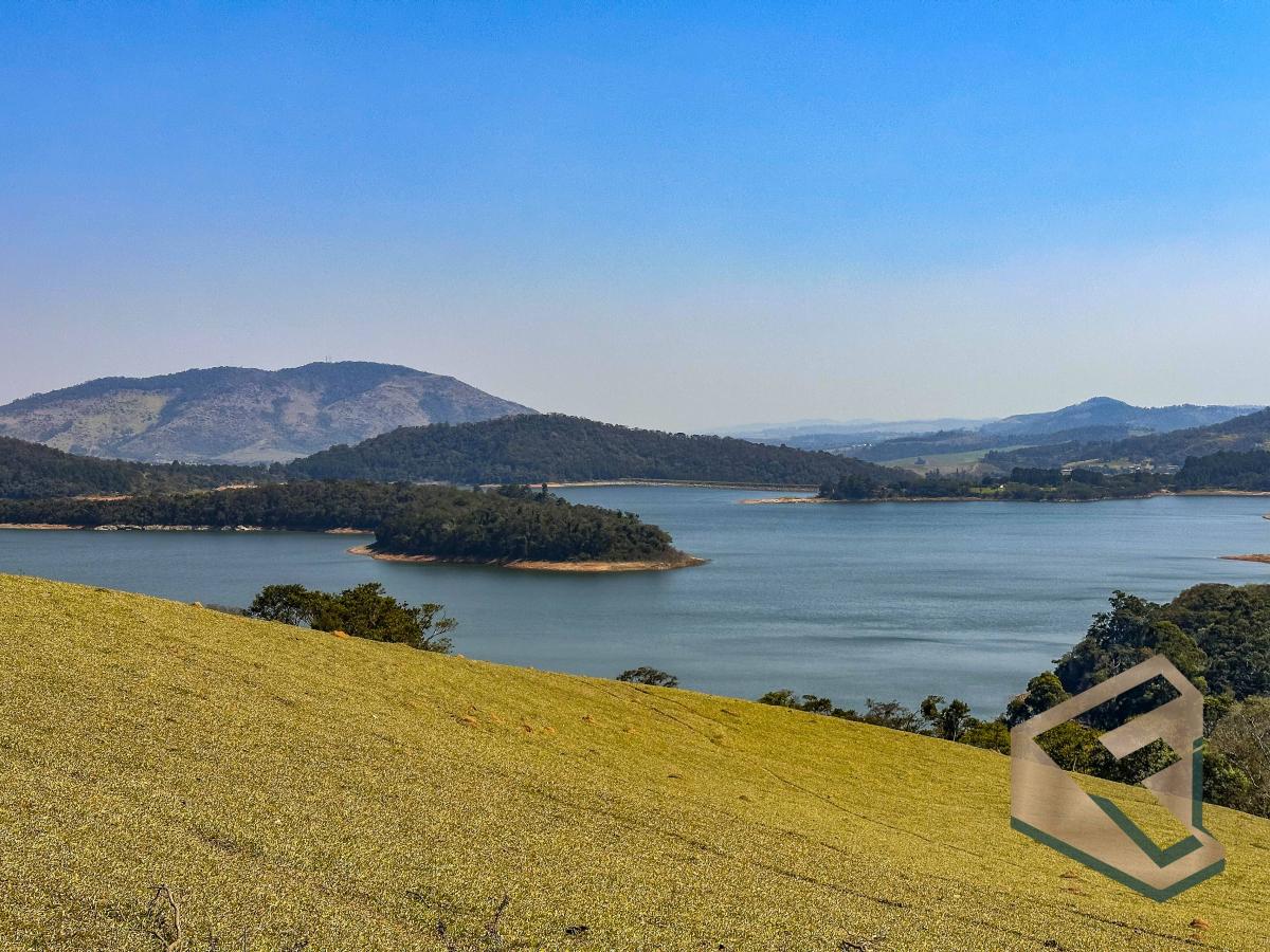  - Terreno de 90.000 mts² com acesso a água