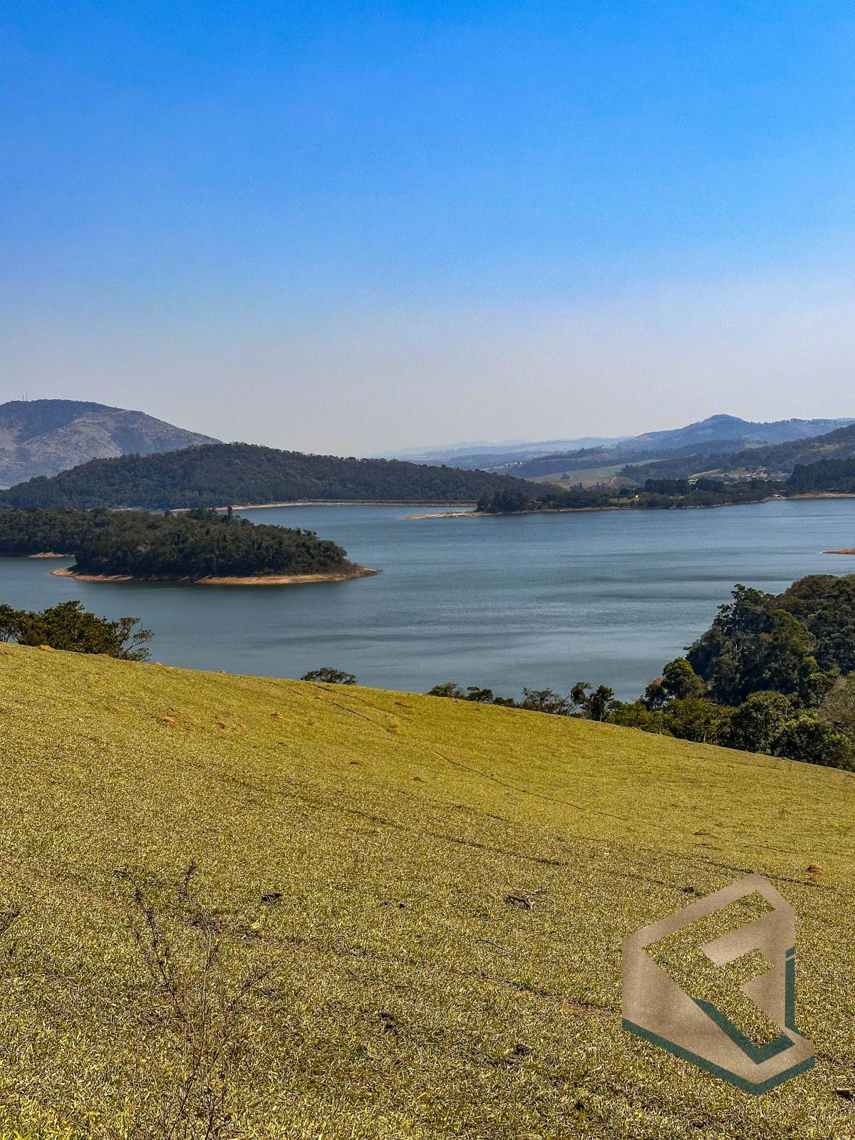 Terreno de 90.000 mts² com acesso a água - FábioCangianellimóveis